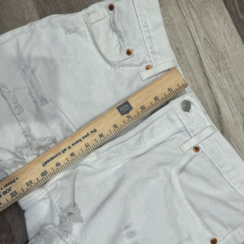 Levi’s 501 White Denim Shorts – Size 30 - Picture 5 of 11